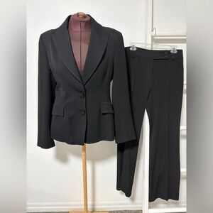 Femme de Carriere Women's Blazer & Pants Suit sz 8/10